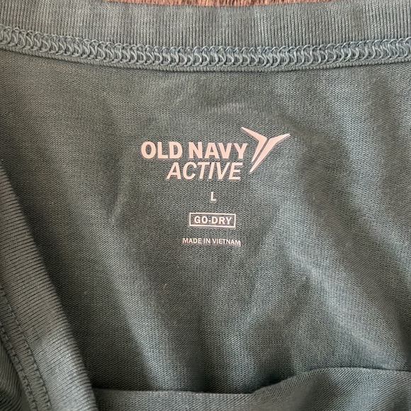 Lot of Old Navy Active shirts - Picture 3 of 5